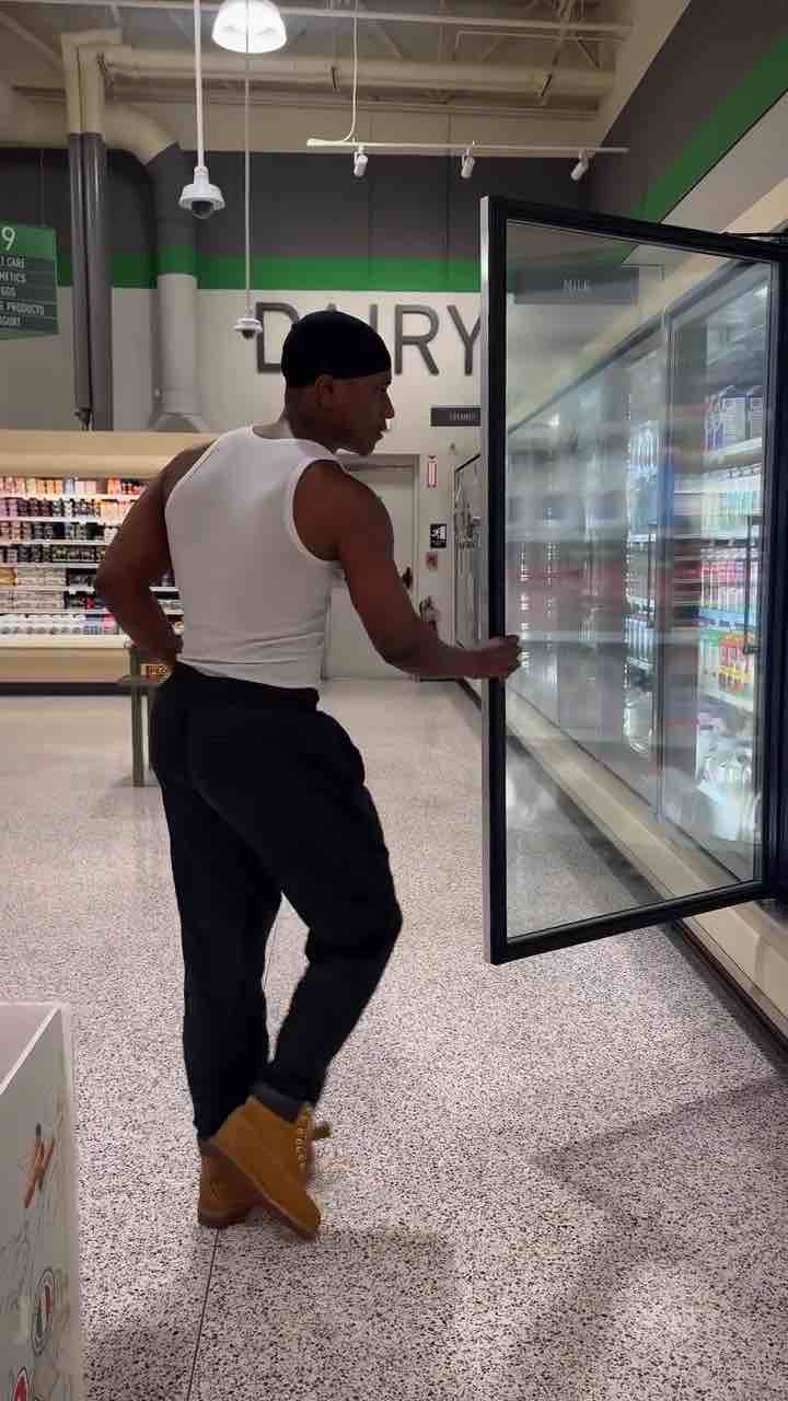 How Usher does his grocery shopping - you got it, you got it bad